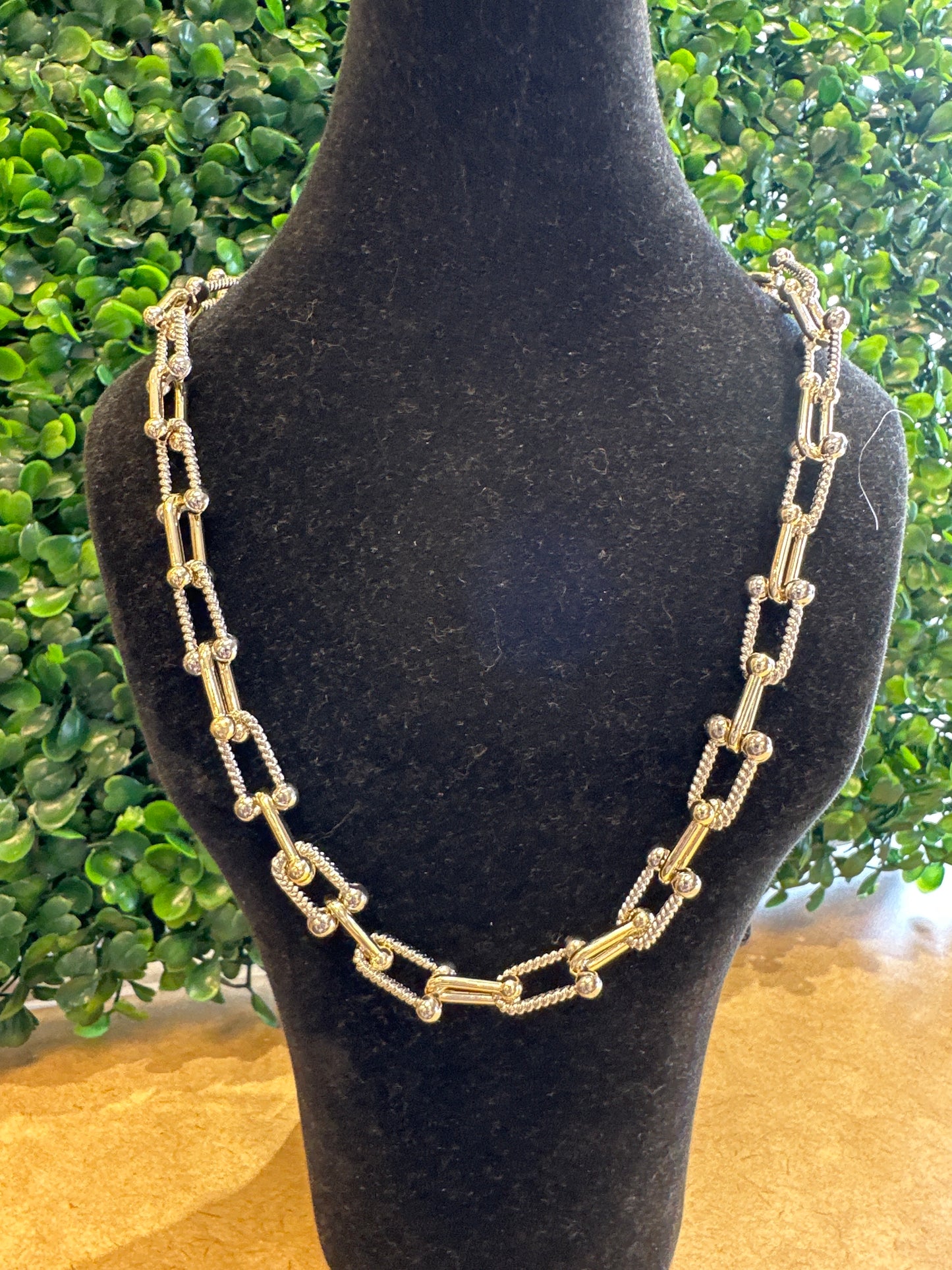 LONG NECKLACES