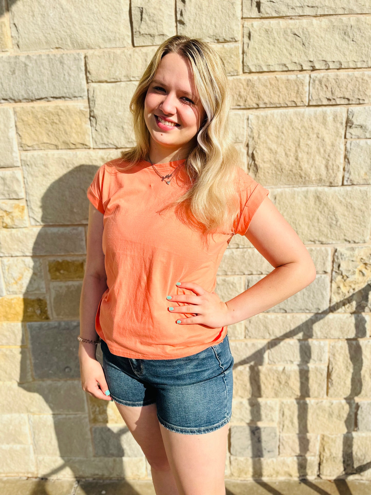 Round neck folded short sleeve t-shirt