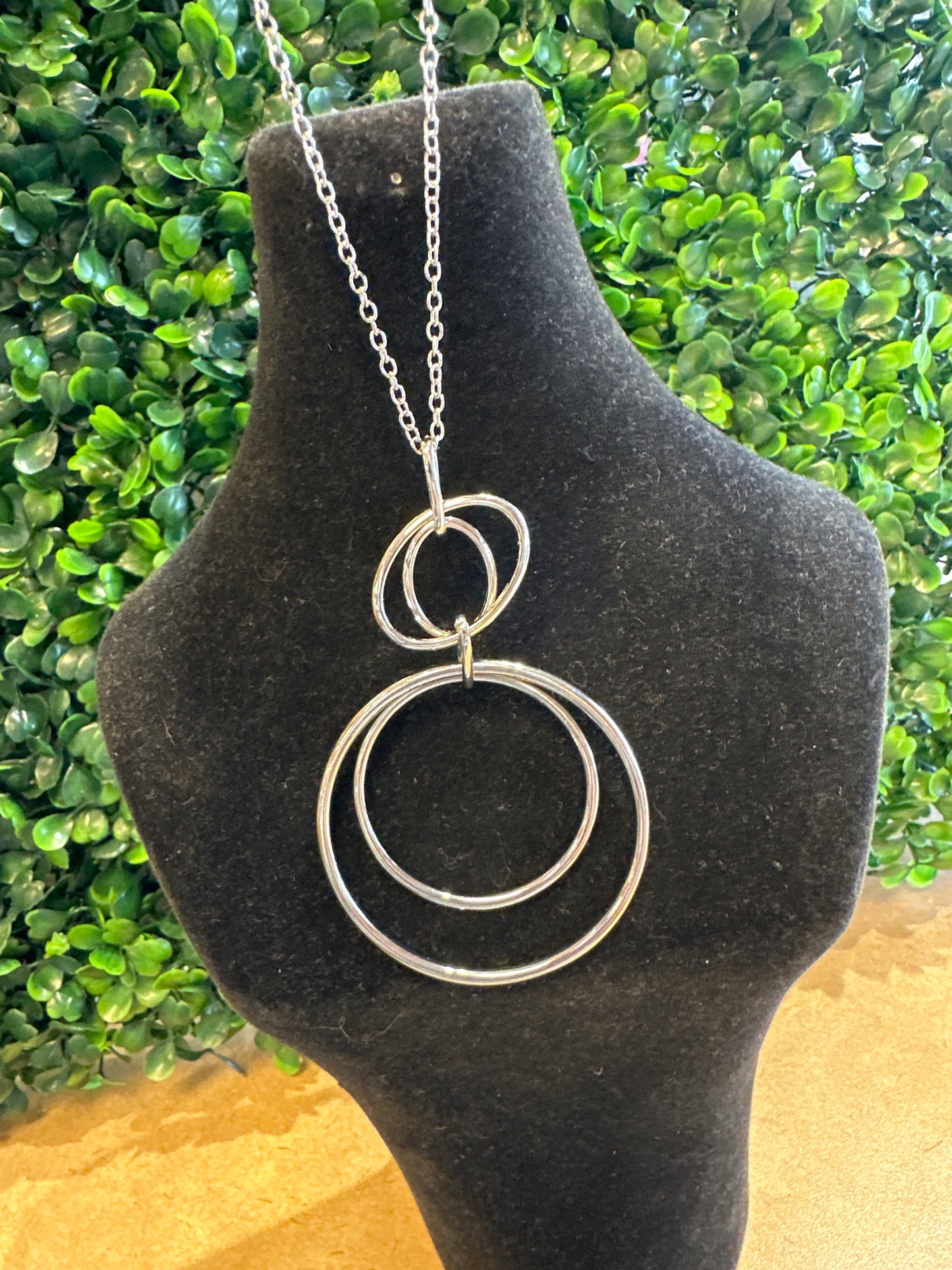 LONG NECKLACES