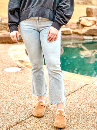 Mica MID RISE STRAIGHT LEG