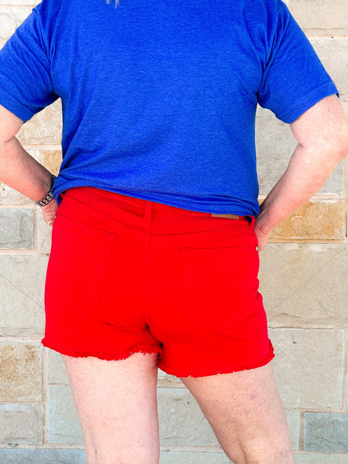 Mid Rise Garment Dyed Fray Hem Shorts