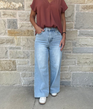 Petite High-Waist Retro Wide-Leg Jeans (Curve Edition)
