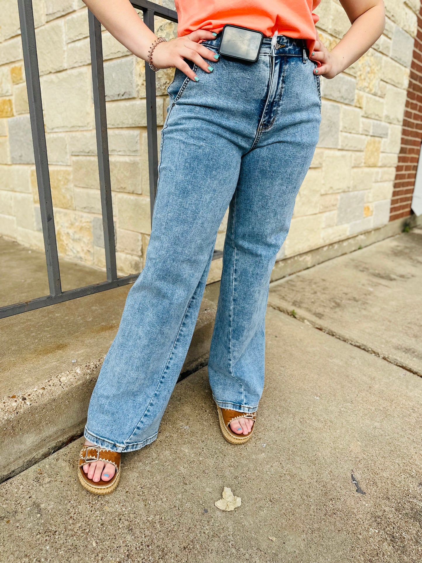 HW STONE WASH RETRO WIDE FIT JEANS