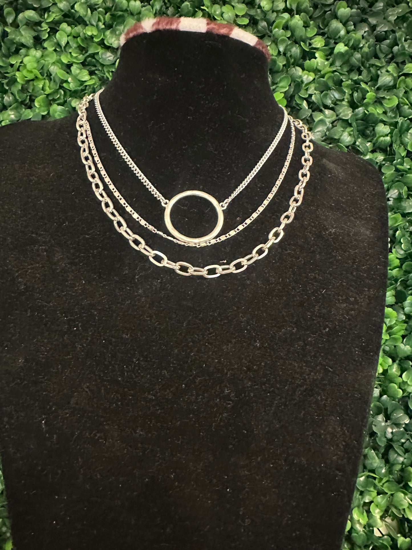 3 Layered Chain s/ circle Pendant