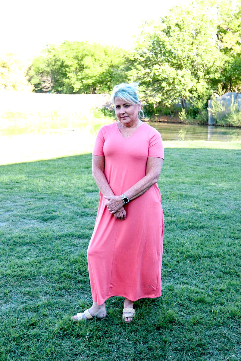 V-Neck Short Sleeve Maxi Dress w/Side Pockets