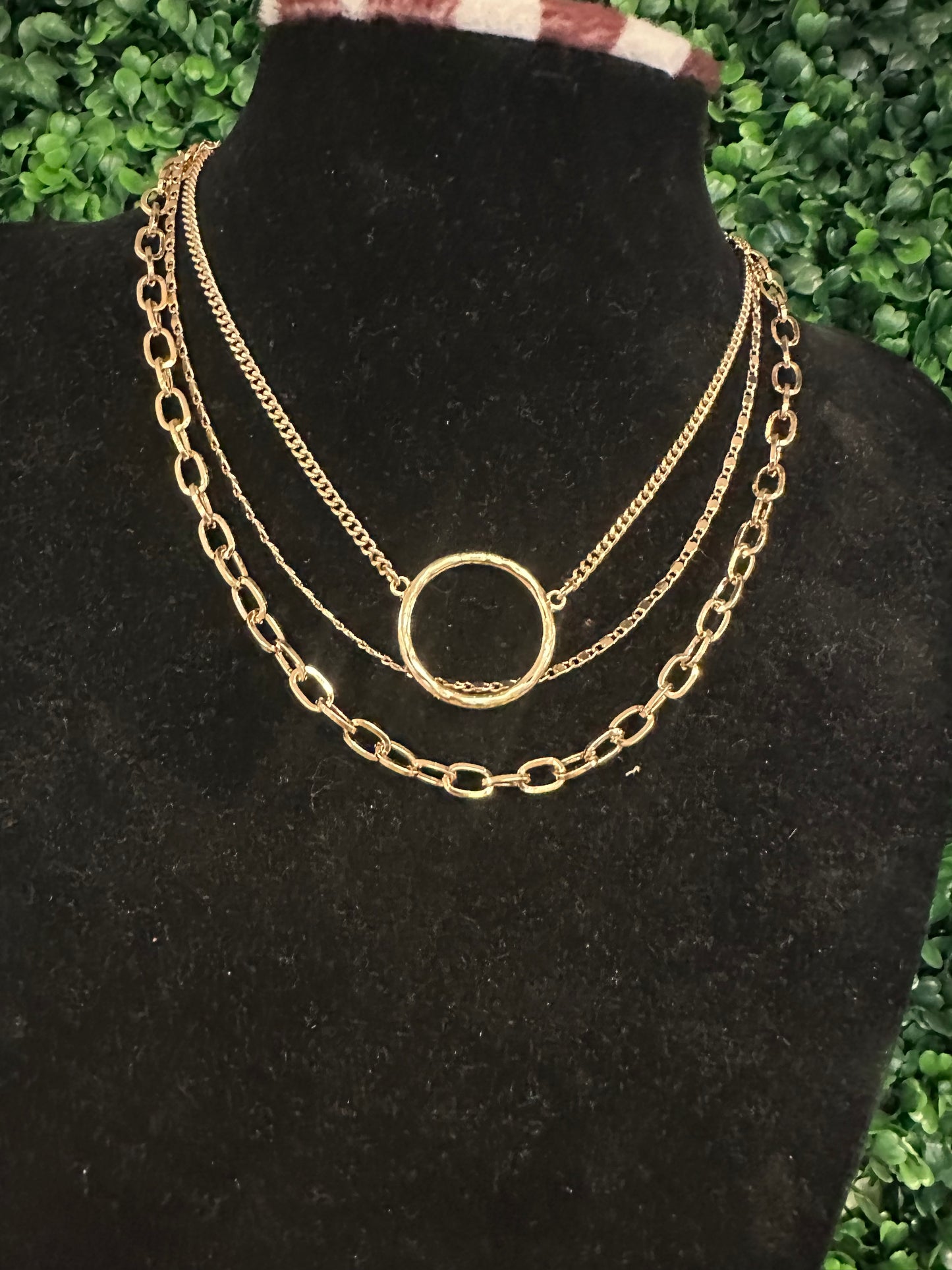 3 Layered Chain s/ circle Pendant