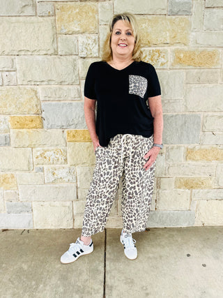 LUXE RAYON SHORT SLEEVE LEOPARD PRINT POCKET TOP